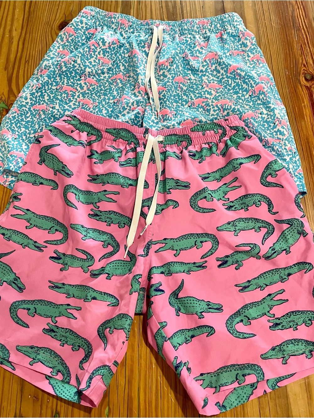 LOT OF 2 Chubbies Shorts Swim Trunks Large 7" Lined Stretch Pink Gator Flamingo